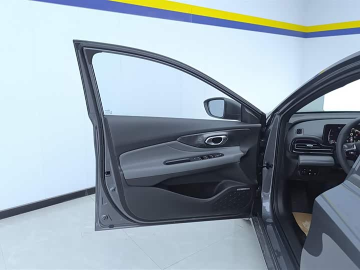 GAC Trumpchi Empow R 2024 2024款 270T DCT 影豹S版