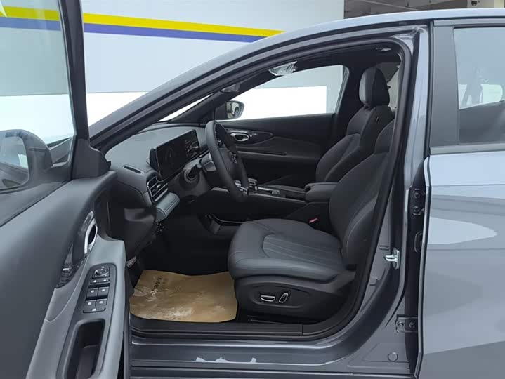 GAC Trumpchi Empow R 2024 2024款 270T DCT 影豹S版