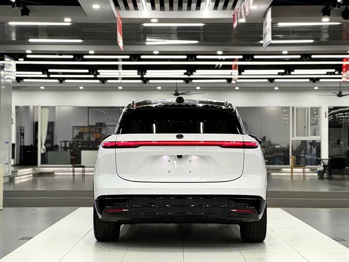 2025 Nio ES6