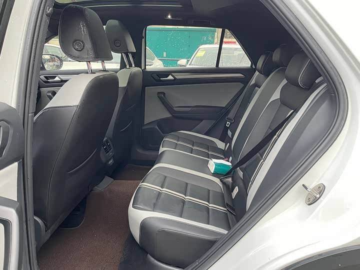 Volkswagen T-Roc 2023 2023款 300TSI DSG两驱辰光版