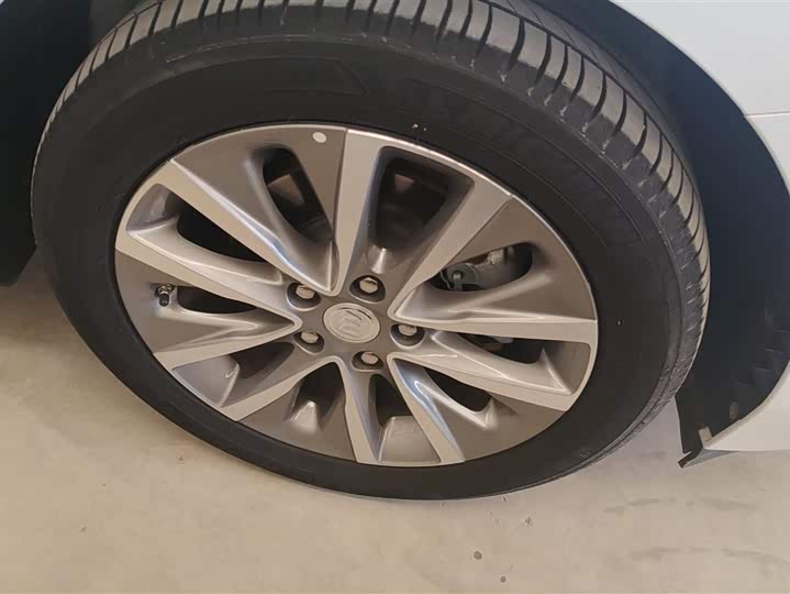 Buick GL6 2021 2021款 323T 轻混动互联豪华型