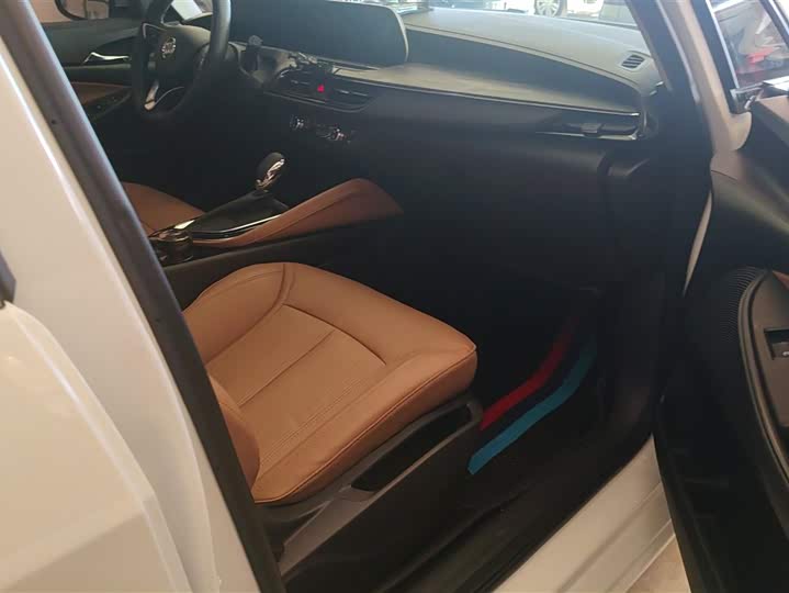 Buick GL6 2021 2021款 323T 轻混动互联豪华型