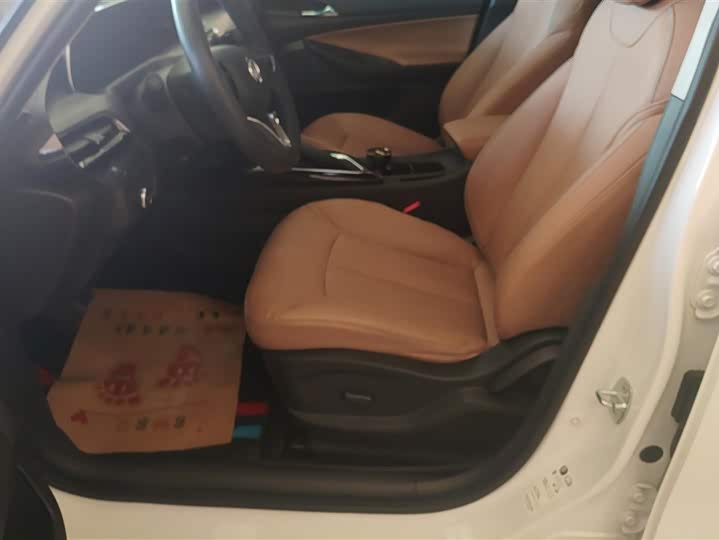 Buick GL6 2021 2021款 323T 轻混动互联豪华型