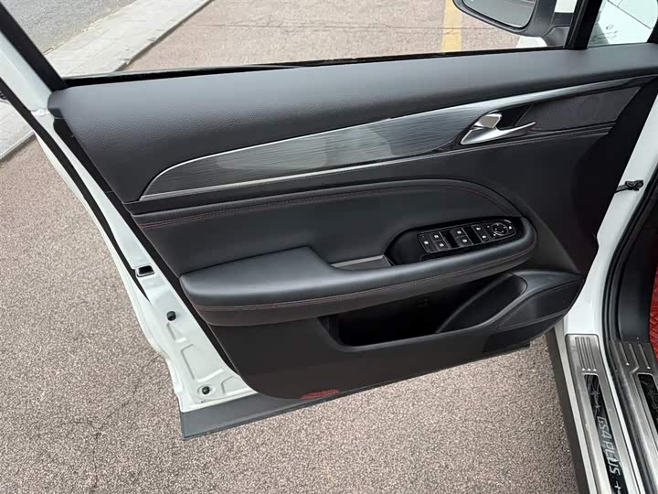 GAC Trumpchi GS4 Plus 2022 2022款 390T 自动星云版