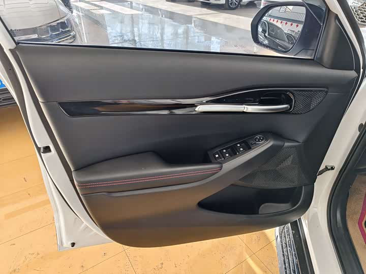 Kia KX3 2021 2021款 1.5L CVT潮流版