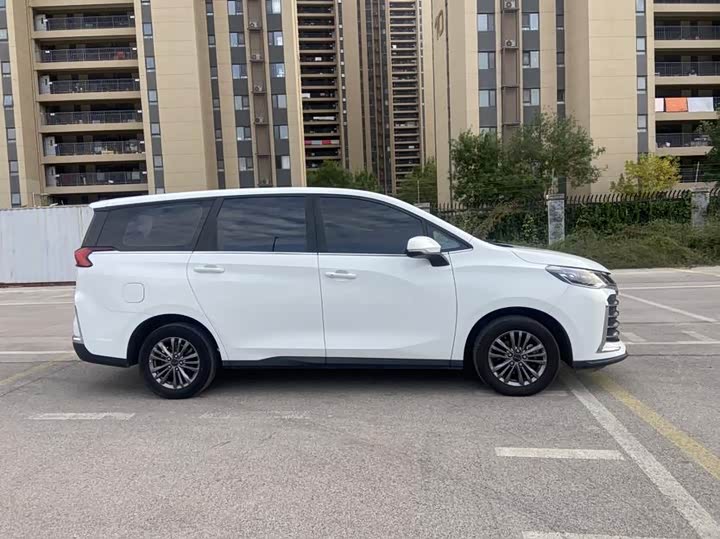 Maxus G50 2023 2023款 PLUS 1.5T 自动定制款入门版