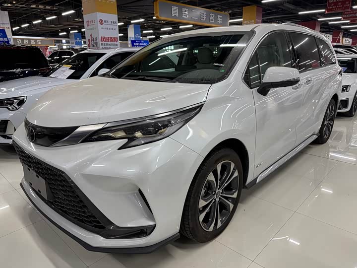 Toyota Granvia 2026 2026款 2.5L混动 尊爵ULTRA版