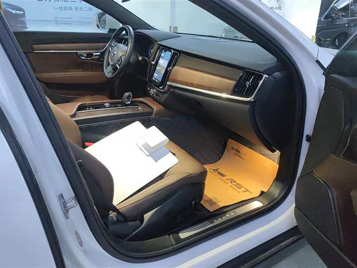 Volvo V90 2025 2025款 Cross Country B5 AWD 智远版