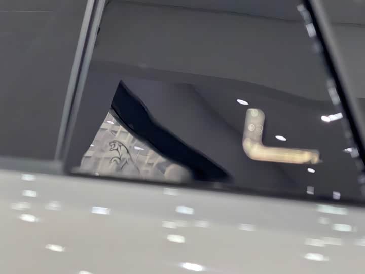 Land Rover Range Rover Evoque L 2024 2024款 揽胜极光L SE 驭光尊耀版