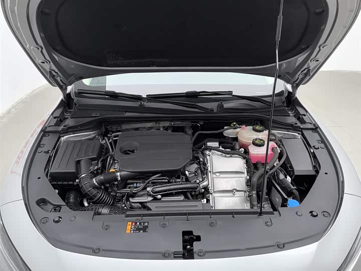 Roewe D7 2023 2023款 DMH 125km 旗舰版