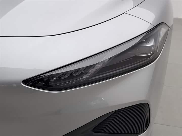 Roewe D7 2023 2023款 DMH 125km 旗舰版