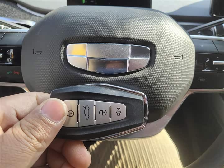 Geely Geometry C 2022 2022款 400KM 蓝莓Pro