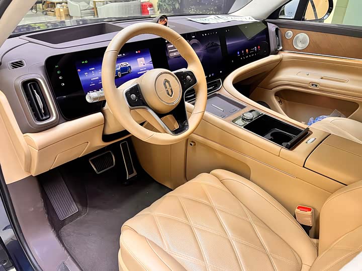 Aito M9 2025 2025款 增程 Ultra版 52kWh 6座版