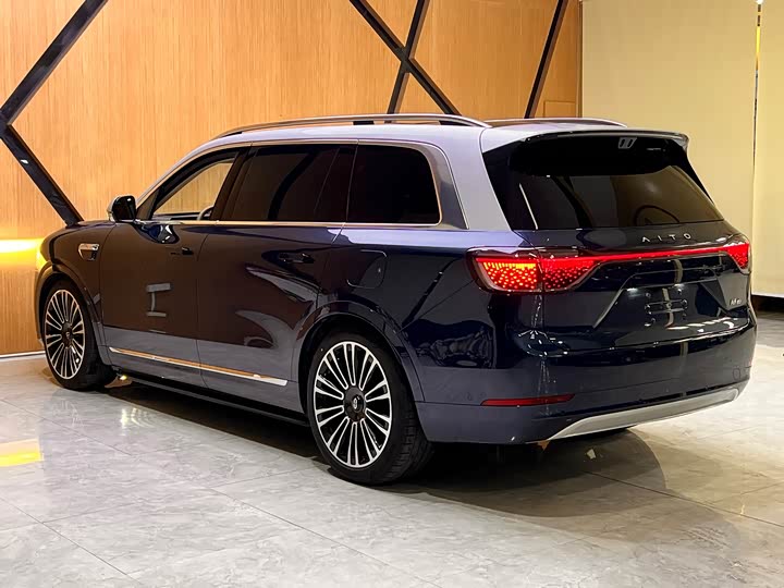 Aito M9 2025 2025款 增程 Ultra版 52kWh 6座版