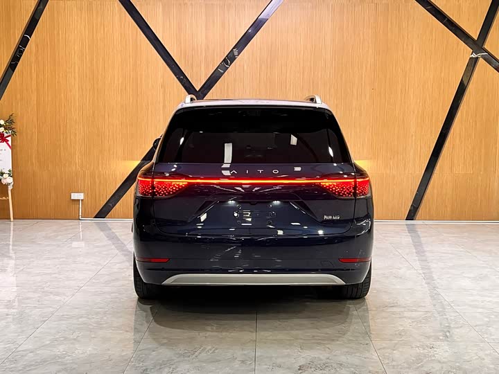 Aito M9 2025 2025款 增程 Ultra版 52kWh 6座版