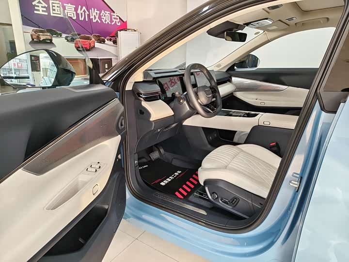 Lynk & Co 08 EM-P Hybrid 2026 2026款 210四驱性能Ultra H7