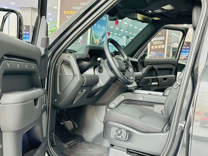 2025 Land Rover Defender