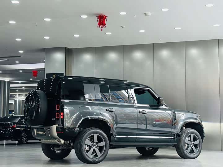 Land Rover Defender 2025 2025款 110 3.0T P400 X-Dynamic HSE