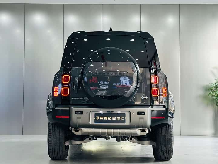 Land Rover Defender 2025 2025款 110 3.0T P400 X-Dynamic HSE