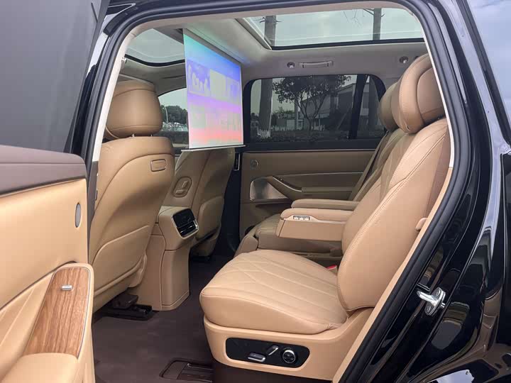 Aito M8 2025 2025款 增程 Ultra版 53.4kWh 6座版