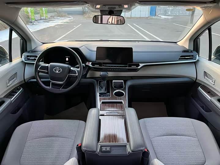 Toyota Sienna 2024 2024款 2.5L混动 舒适版