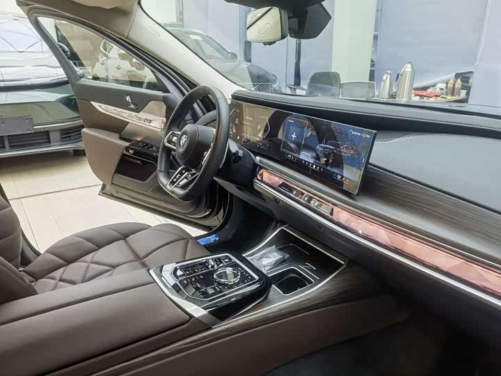 BMW 7 Series 2023 2023款 740Li 领先型 M运动套装