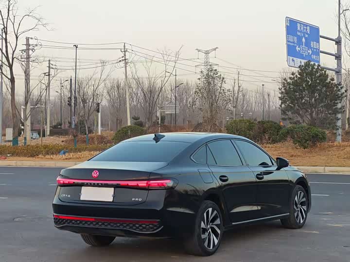 Volkswagen Passat 2026 2026款 Pro 380TSI 星空龙运版