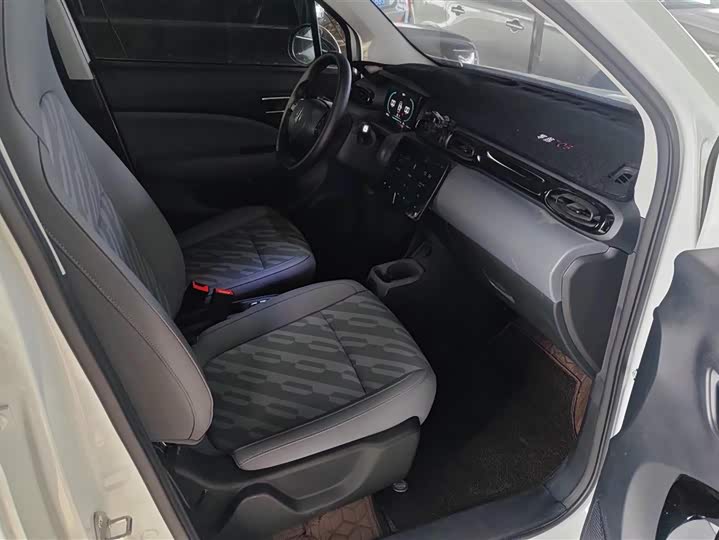 Leapmotor T03 2025 2025款 310舒享版