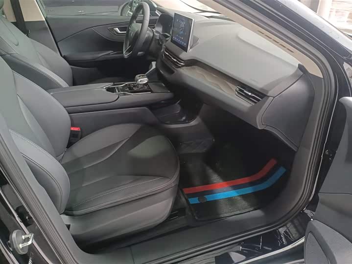 Hongqi E-QM5 2024 2024款 450km 出行版