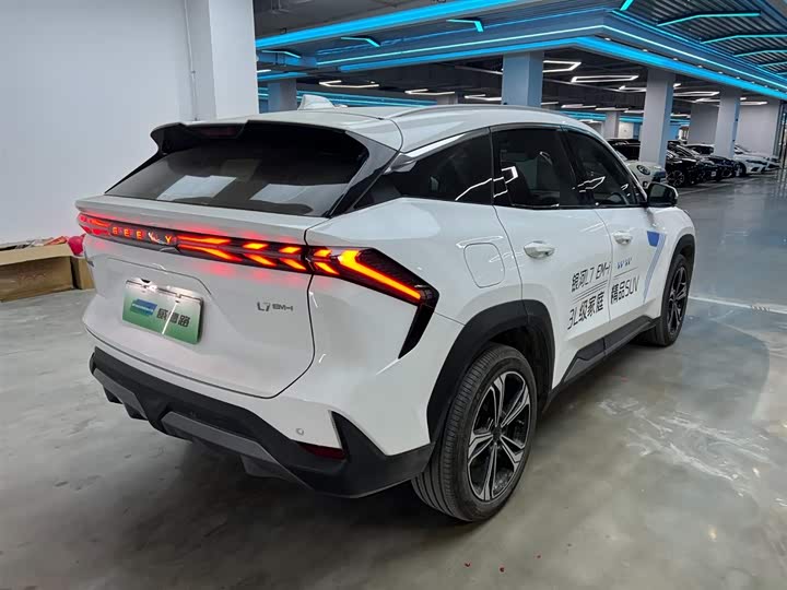 Geely Galaxy L7 2025 2025款 EM-i 115km 探索+版