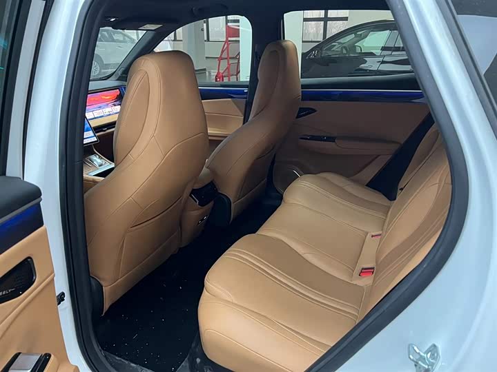 Geely Galaxy L7 2025 2025款 EM-i 115km 探索+版