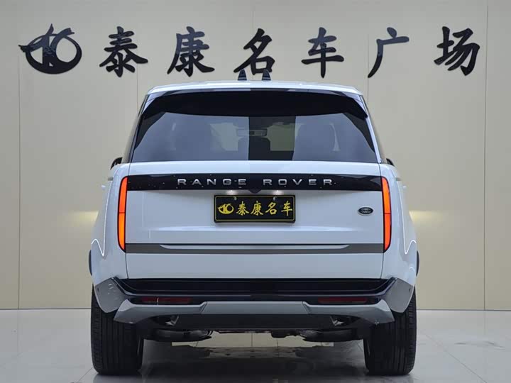 Land Rover Range Rover 2025 2025款 3.0 L6 400PS 盛世加长版