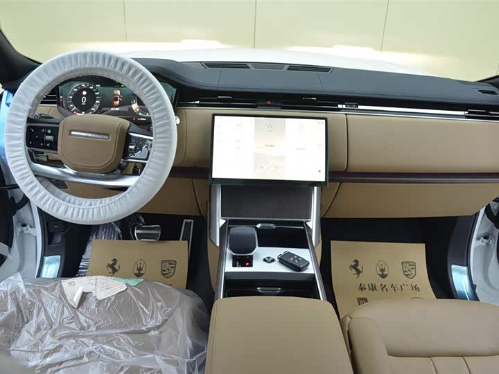 Land Rover Range Rover 2025 2025款 3.0 L6 400PS 盛世加长版