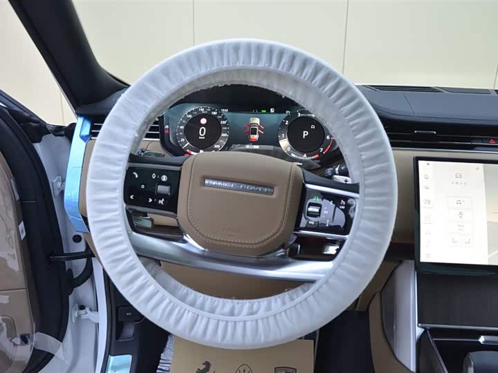 Land Rover Range Rover 2025 2025款 3.0 L6 400PS 盛世加长版