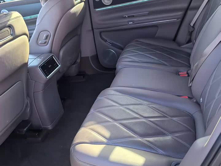 Aito M9 2025 2025款 增程 Ultra版 52kWh 5座版