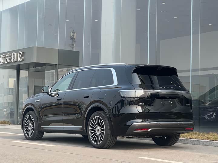Aito M8 2025 2025款 增程 Max+版 53.4kWh 5座版