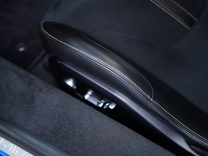 Lotus Emira 2022 2022款 3.5T V6 手动 First Edition