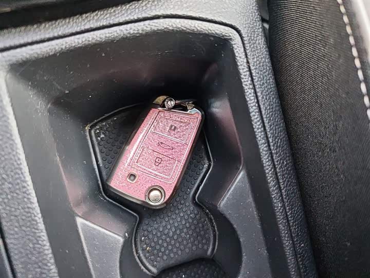 Volkswagen T-Roc 2023 2023款 300TSI DSG两驱辰光版