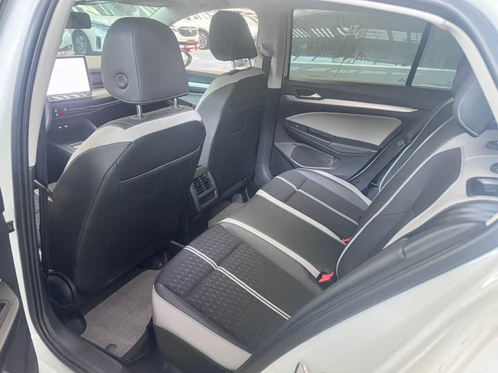 Volkswagen Golf 2025 2025款 300TSI Pro