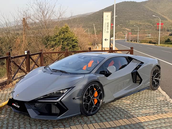 Lamborghini Revuelto 2023 2023款 6.5L PHEV标准版