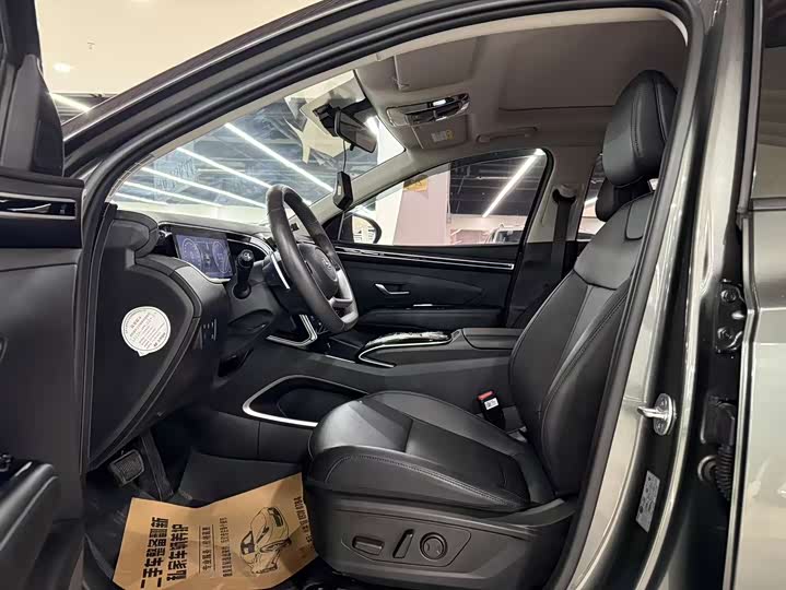Hyundai Tucson L 2023 2023款 途胜L 1.5T 自动两驱LUX尊贵版