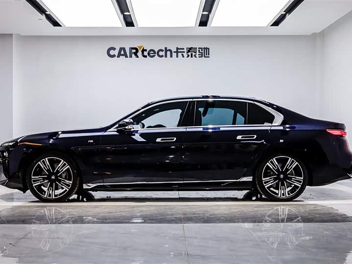 BMW i7 2023 2023款 eDrive50L 尊享M运动套装