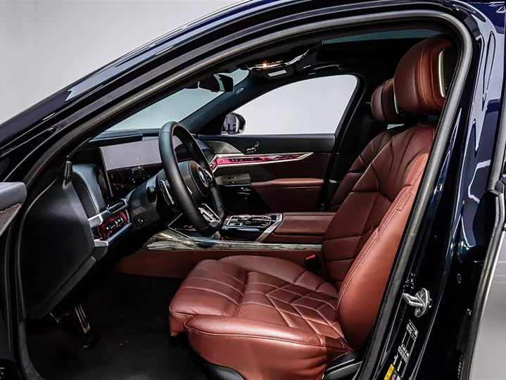 BMW i7 2023 2023款 eDrive50L 尊享M运动套装