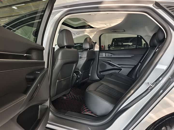 Ford Mondeo 2025 2025款 2.0T EcoBoost 豪华型