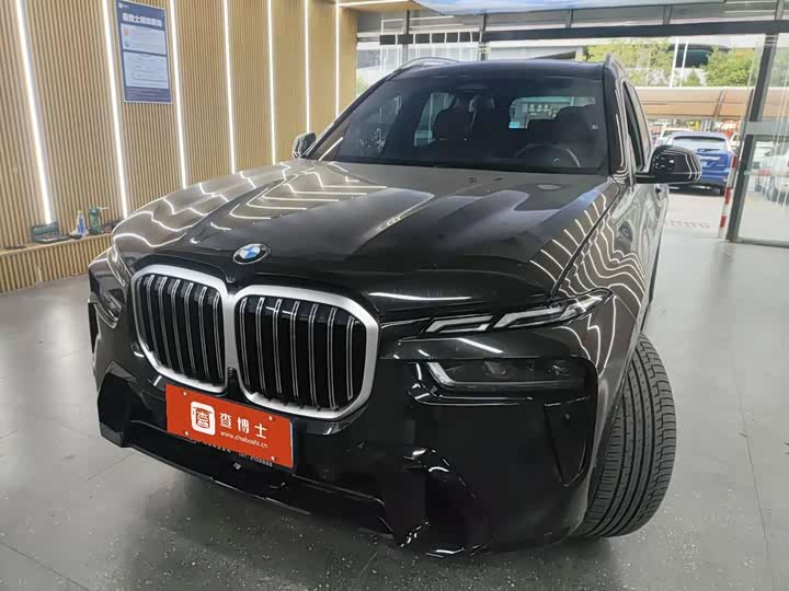 BMW X7 2023 2023款 xDrive40i 尊享型M运动套装
