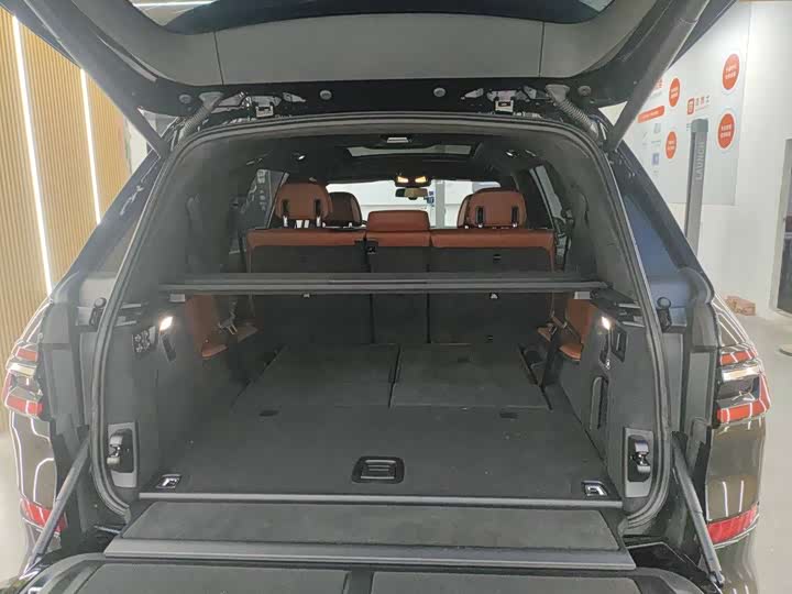 BMW X7 2023 2023款 xDrive40i 尊享型M运动套装