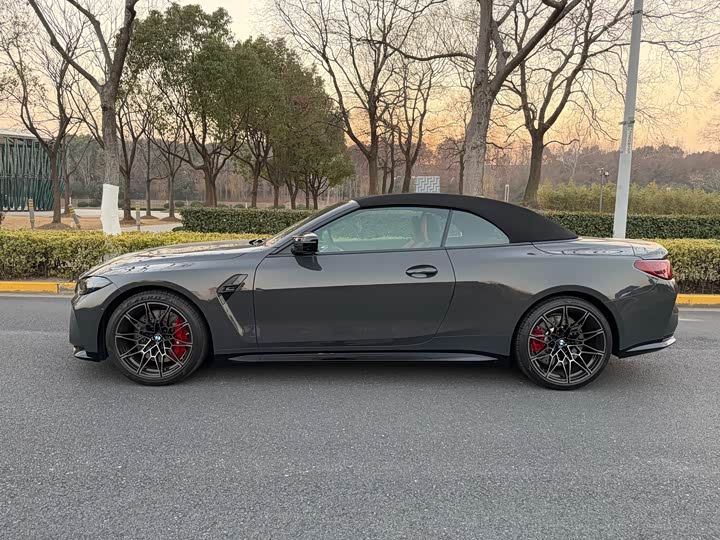 BMW M4 2024 2024款 M4敞篷轿跑车 M xDrive 雷霆版