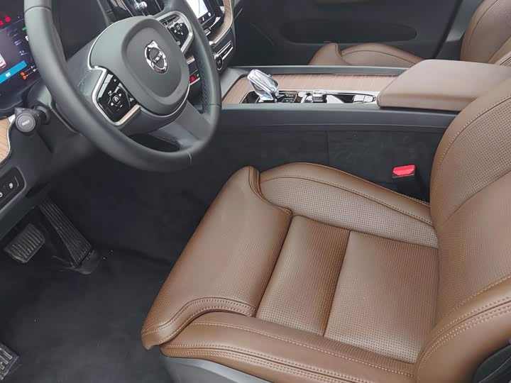 Volvo XC60 Hybrid 2025 2025款 插电式混动 长续航四驱智雅豪华版