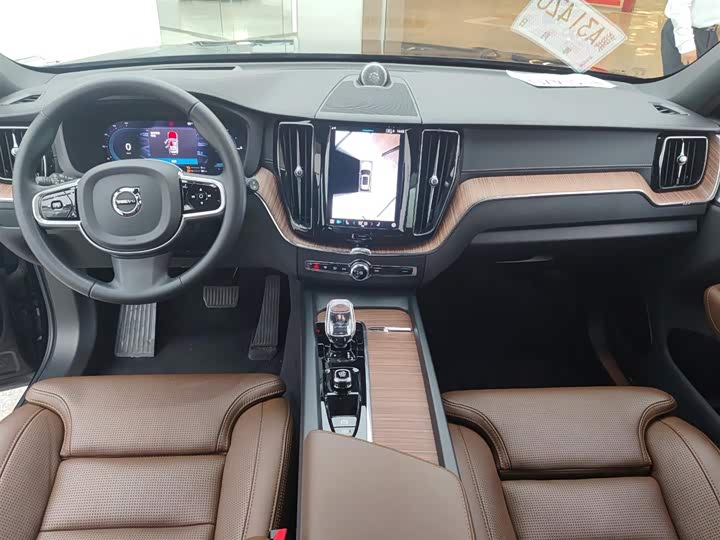 Volvo XC60 Hybrid 2025 2025款 插电式混动 长续航四驱智雅豪华版