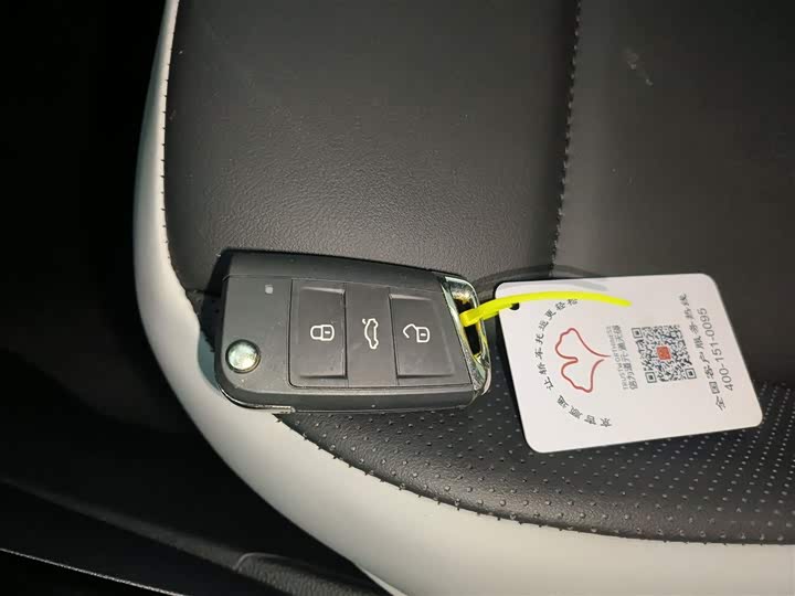 Volkswagen T-Roc 2025 2025款 改款二 300TSI DSG两驱辰光版